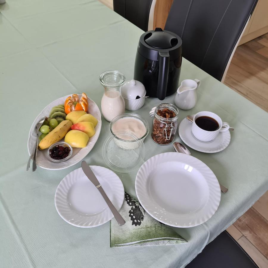 Gaestezimmer Treuen - Bed & Breakfast Εξωτερικό φωτογραφία
